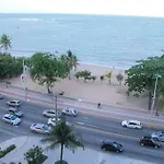 Belo Apartamento De Cobertura De Frente Para O Mar